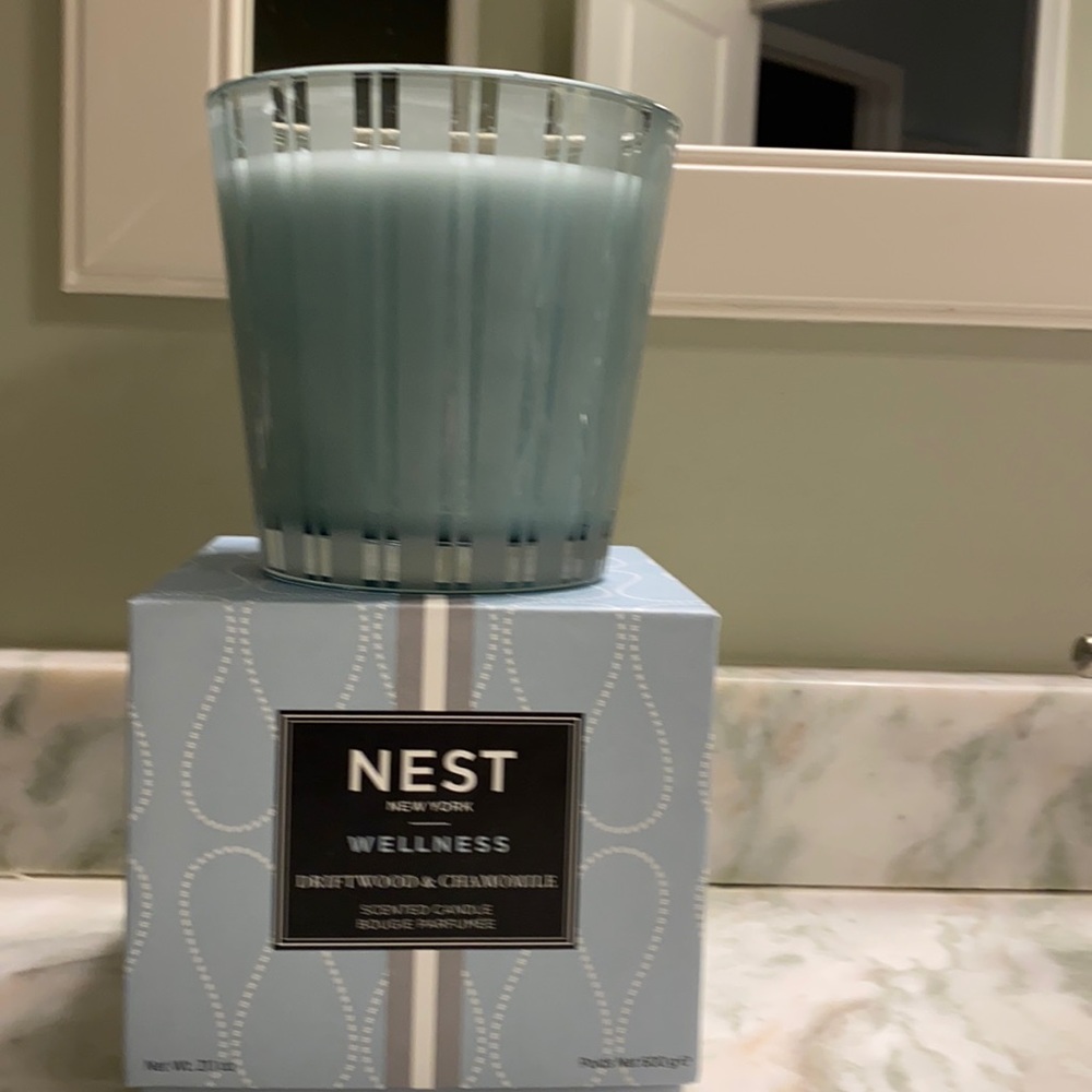NEST Driftwood  & Chamomile 3 wick candle. 21 oz